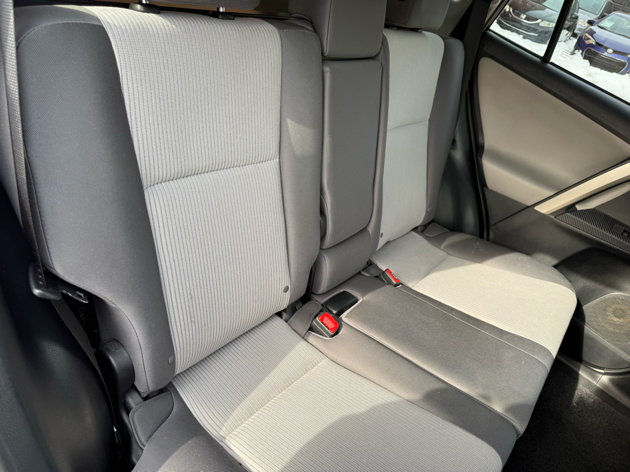 Toyota RAV4 AWD 4dr LE (Natl) 2015