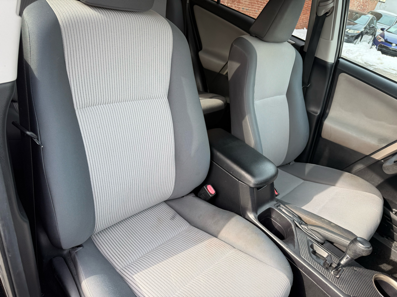 Toyota RAV4 AWD 4dr LE (Natl) 2015