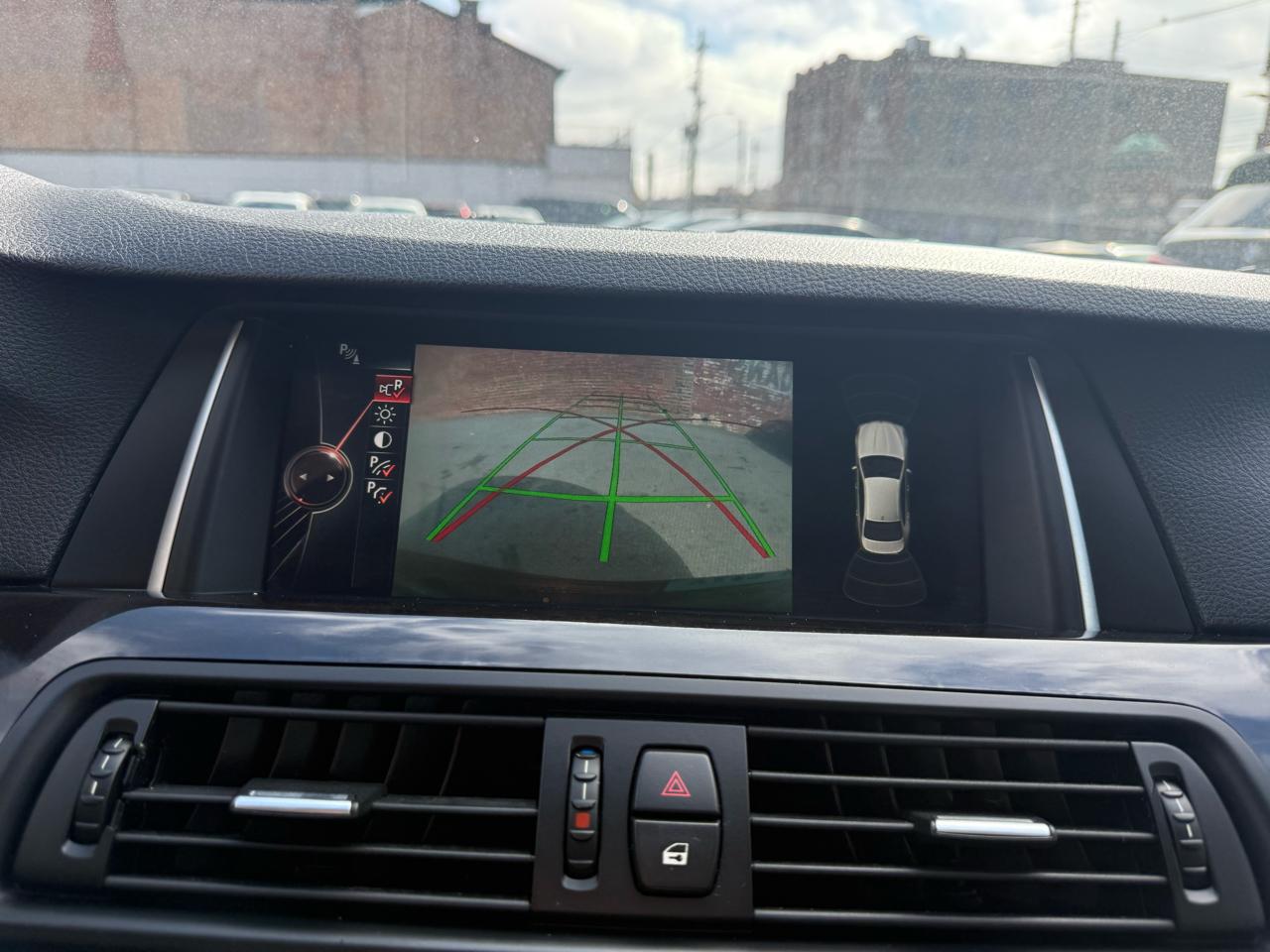 BMW 5 Series 4dr Sdn 528i xDrive AWD 2016