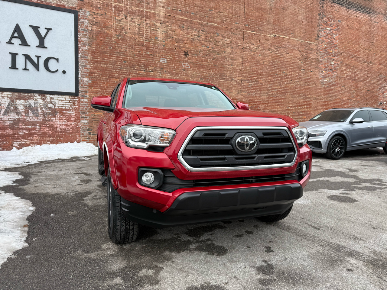 Toyota Tacoma  2018