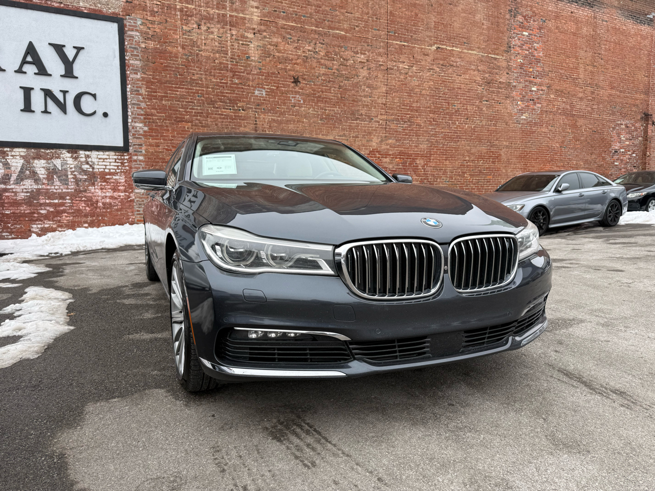 BMW 7 Series 4dr Sdn 750i xDrive AWD 2016