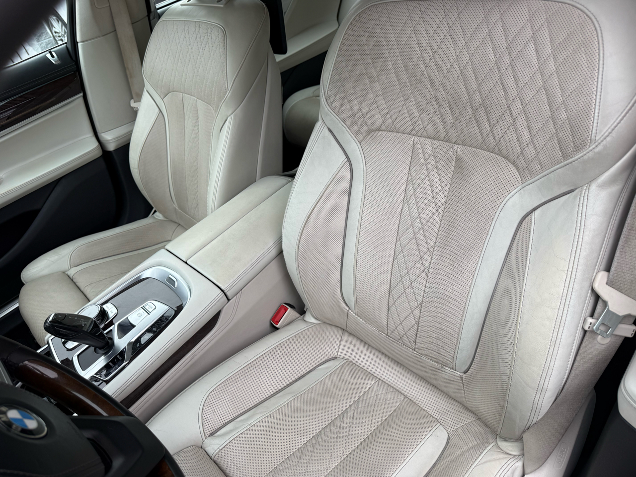 BMW 7 Series 4dr Sdn 750i xDrive AWD 2016