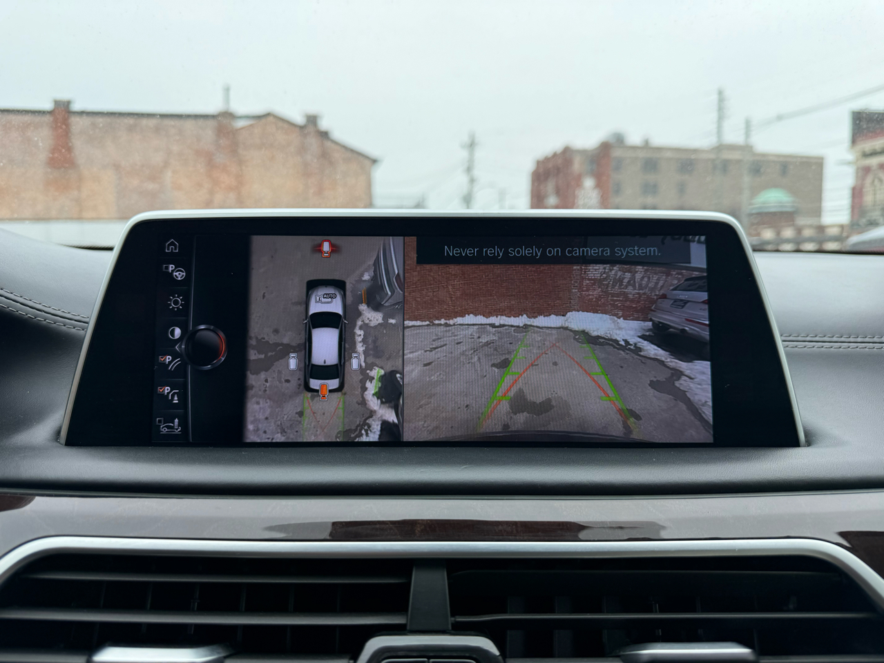 BMW 7 Series 4dr Sdn 750i xDrive AWD 2016