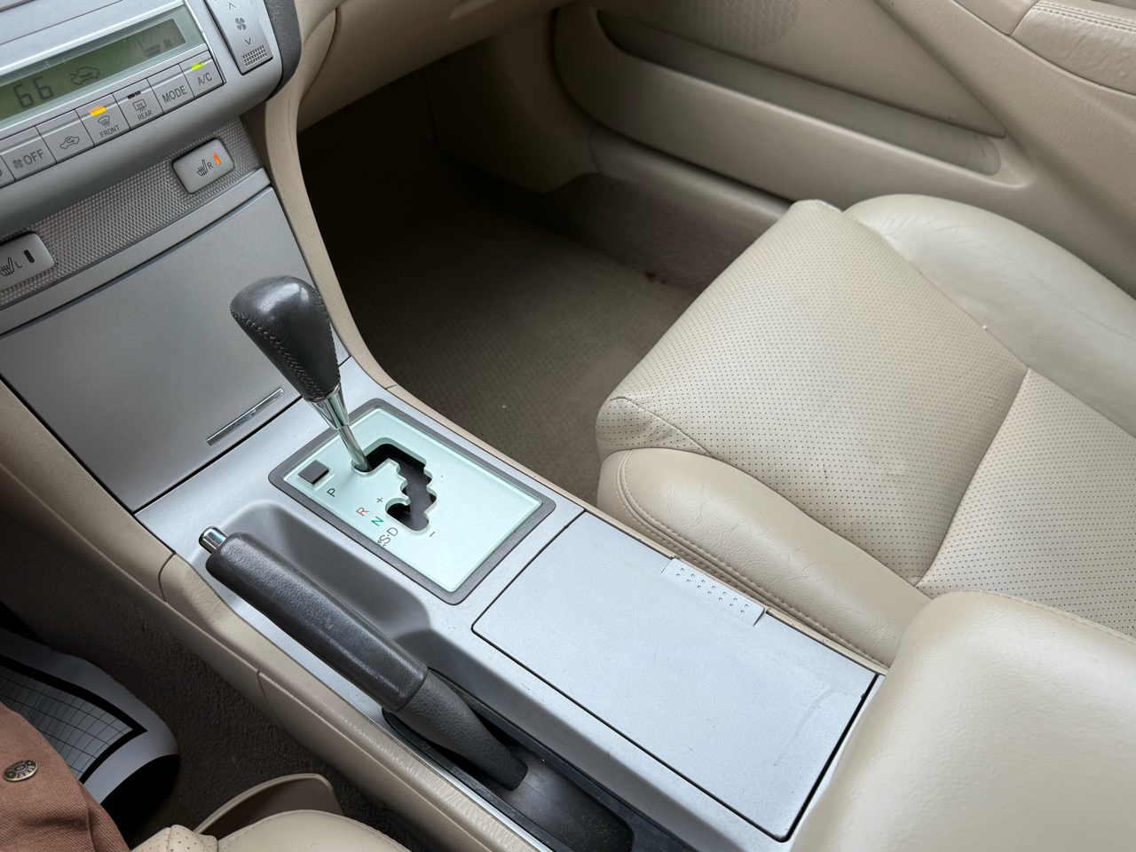 Toyota Camry Solara 2dr Cpe SLE V6 Auto 2004