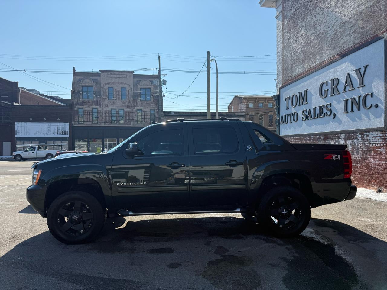 Chevrolet Avalanche 4WD Crew Cab LT 2013