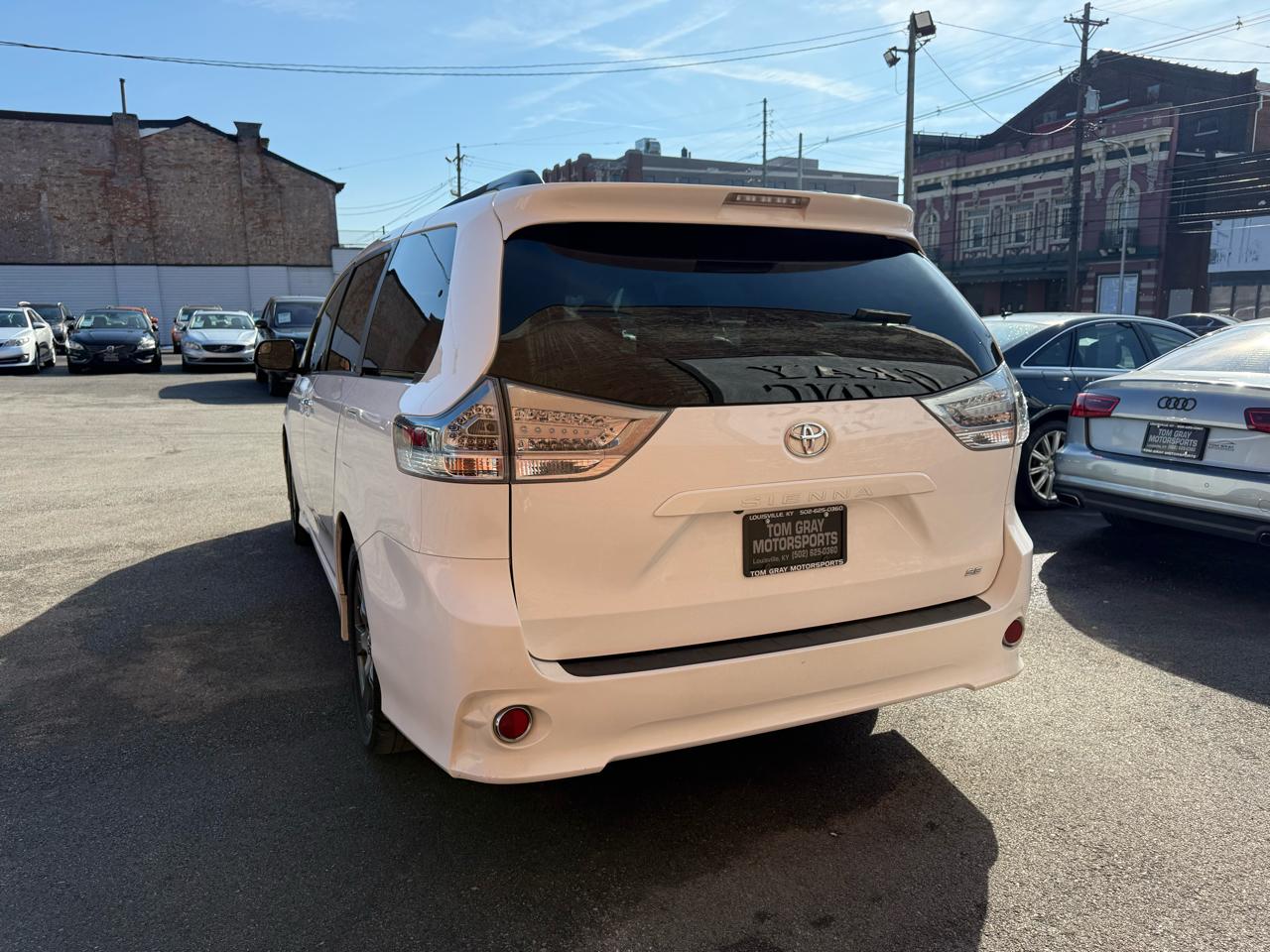 Toyota Sienna SE FWD 8-Passenger (Natl) 2017