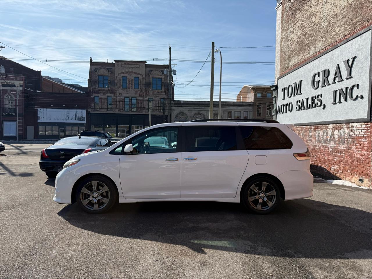 Toyota Sienna SE FWD 8-Passenger (Natl) 2017