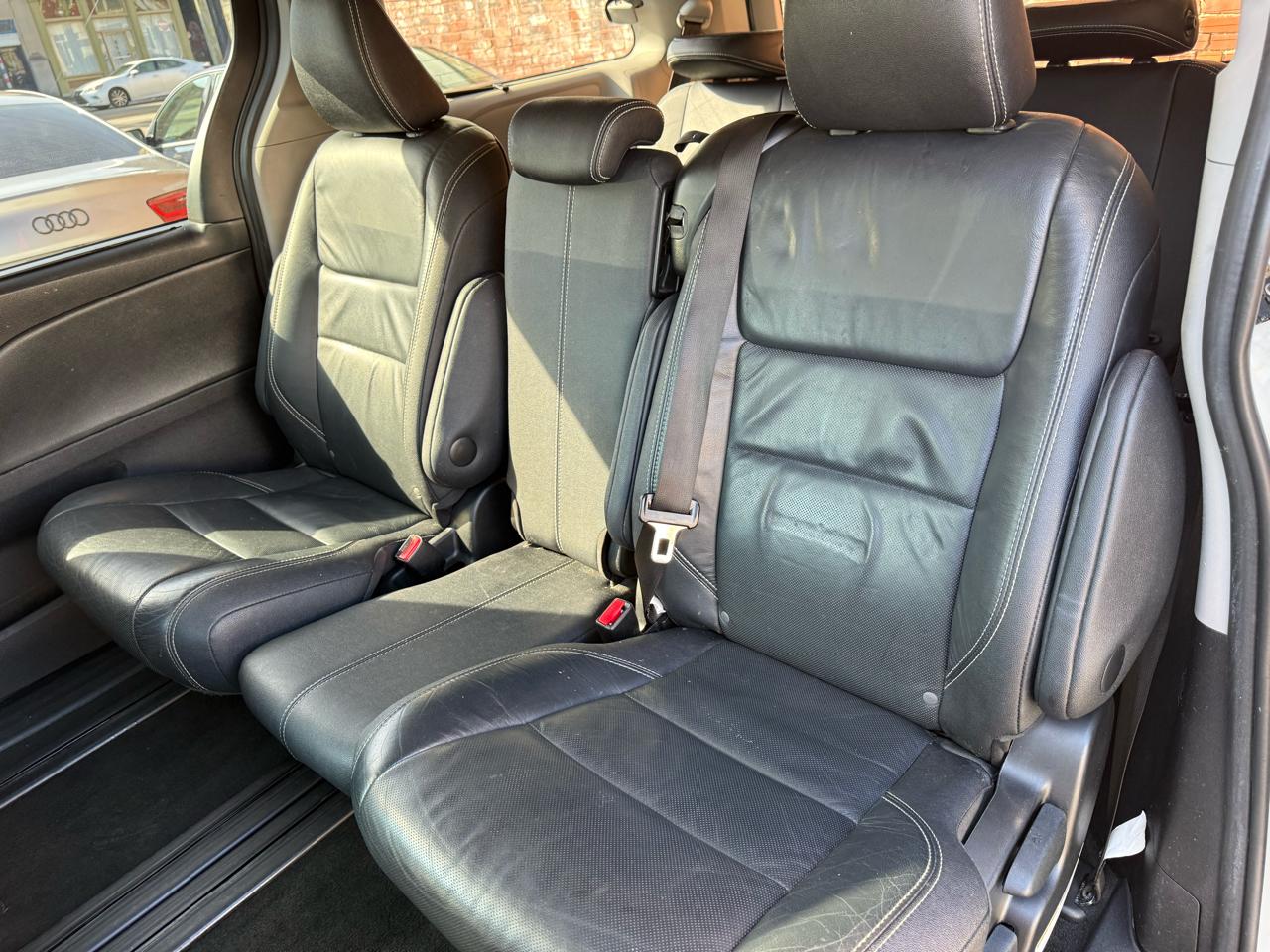 Toyota Sienna SE FWD 8-Passenger (Natl) 2017