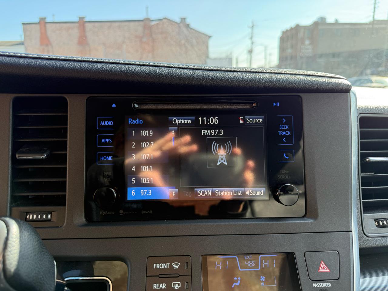 Toyota Sienna SE FWD 8-Passenger (Natl) 2017