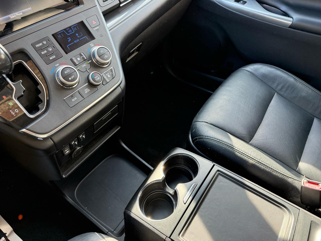 Toyota Sienna SE FWD 8-Passenger (Natl) 2017