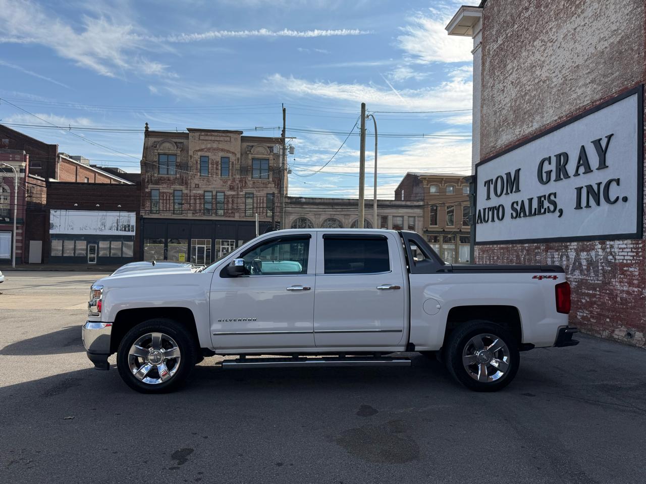 Chevrolet Silverado 1500 4WD Crew Cab 143.5" LTZ w/1LZ 2017