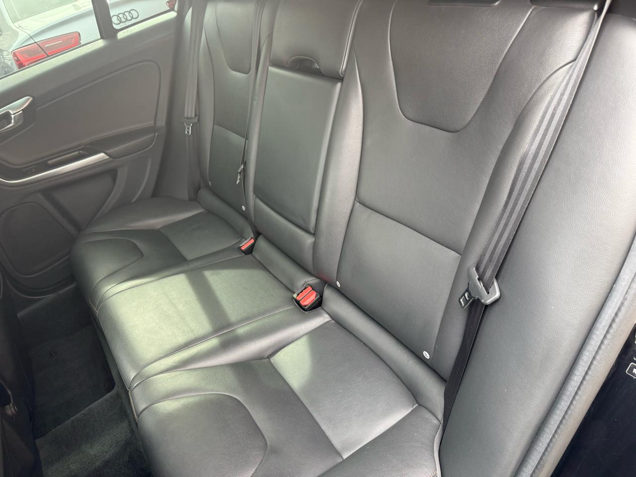 Volvo V60 Cross Country 4dr Wgn T5 Platinum AWD 2016