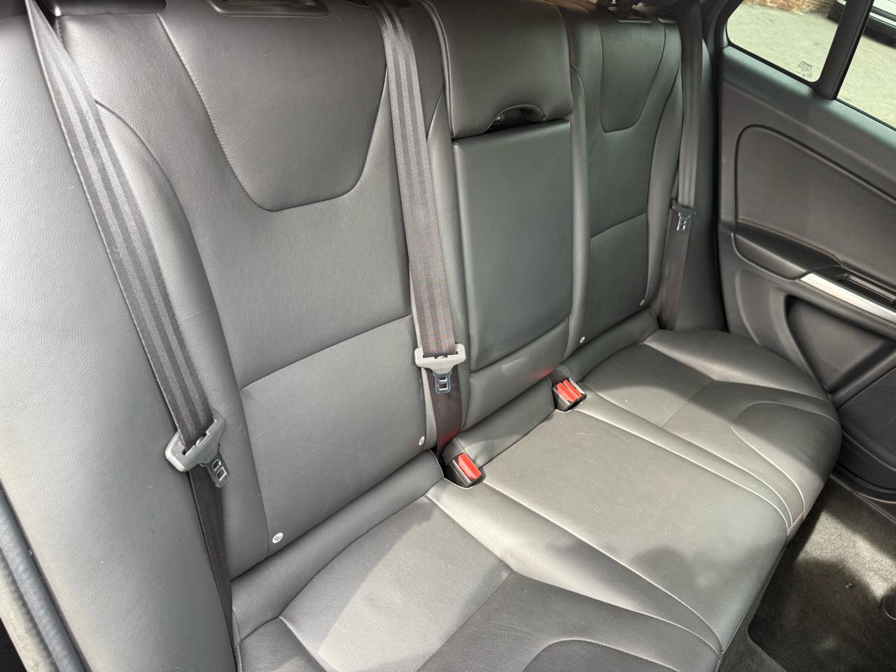 Volvo V60 Cross Country 4dr Wgn T5 Platinum AWD 2016