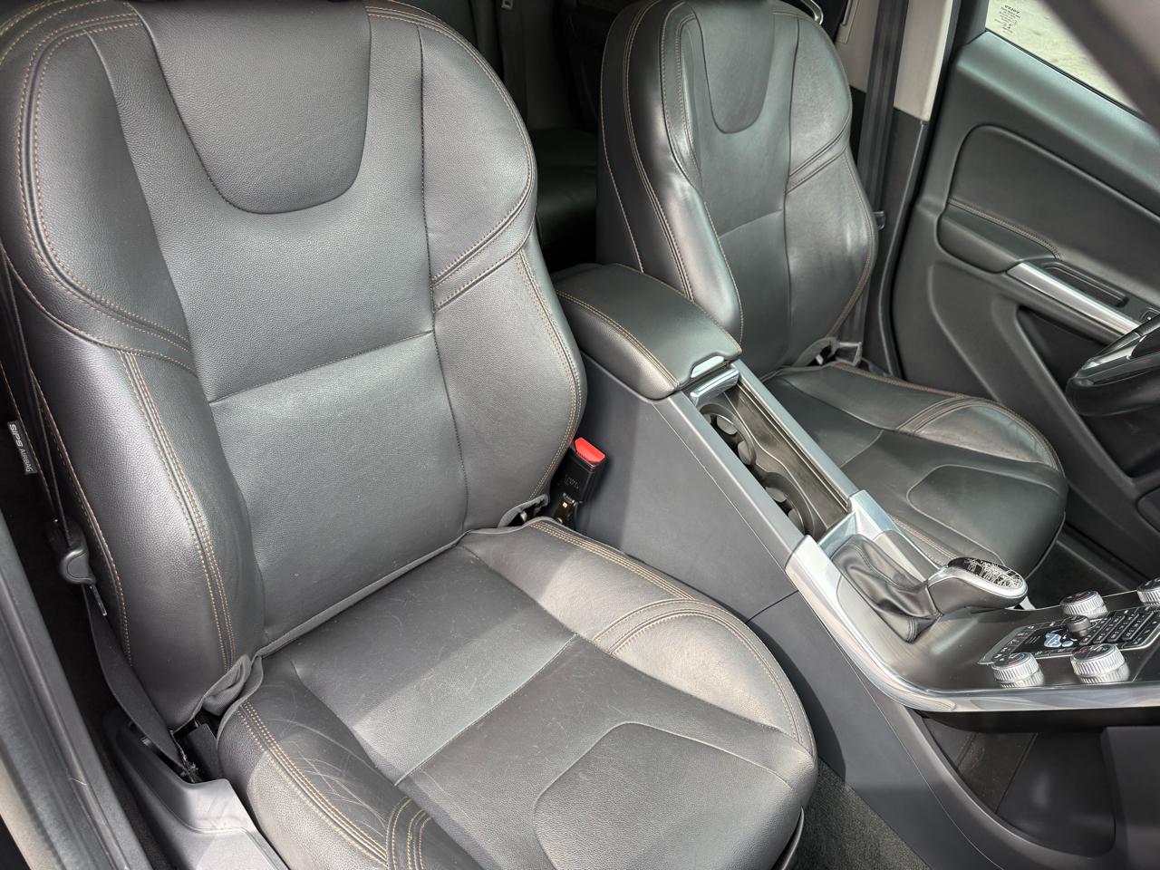 Volvo V60 Cross Country 4dr Wgn T5 Platinum AWD 2016