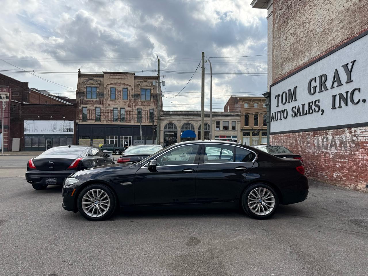 BMW 5 Series 4dr Sdn 528i xDrive AWD 2016