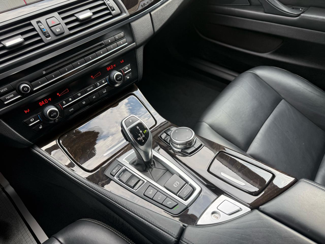 BMW 5 Series 4dr Sdn 528i xDrive AWD 2016