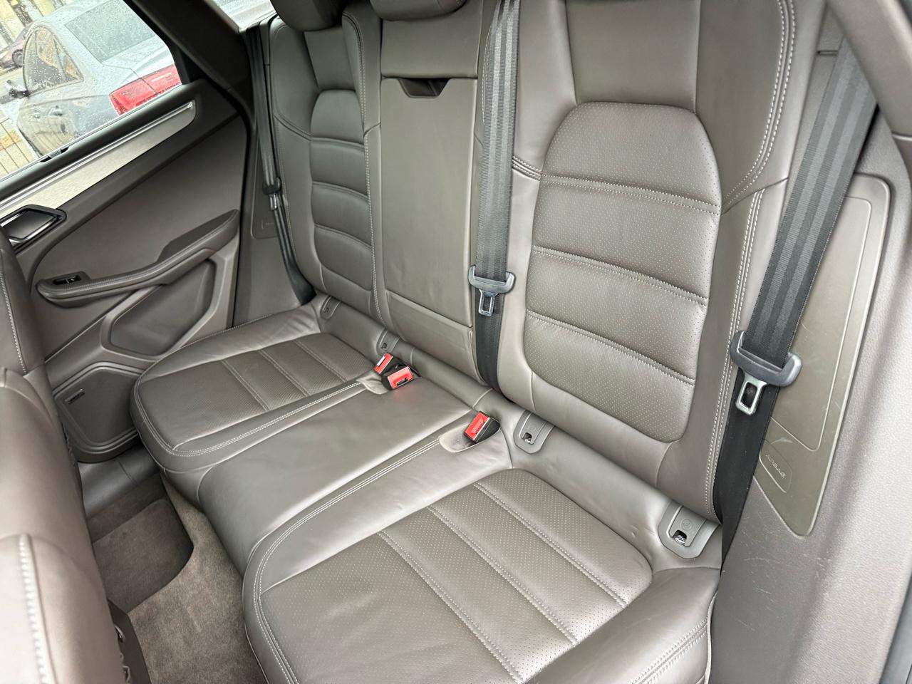 Porsche Macan Turbo AWD 2017