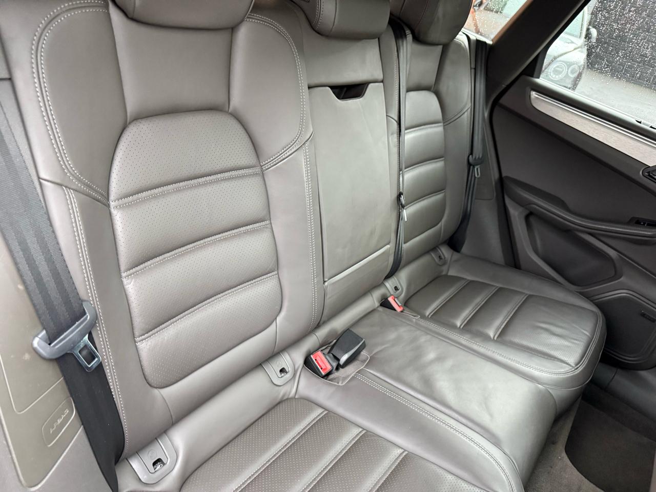 Porsche Macan Turbo AWD 2017