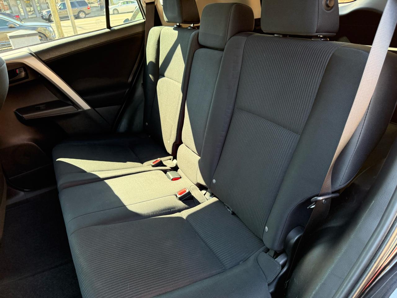 Toyota RAV4 AWD 4dr LE (Natl) 2016