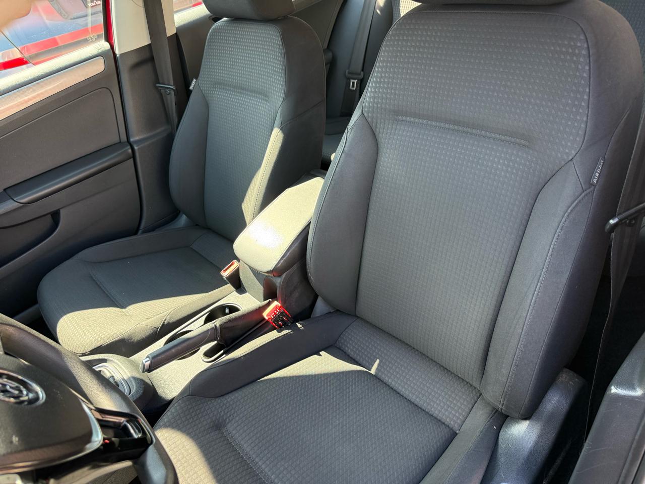 Volkswagen Jetta Sedan 4dr Auto 1.8T SE PZEV 2015