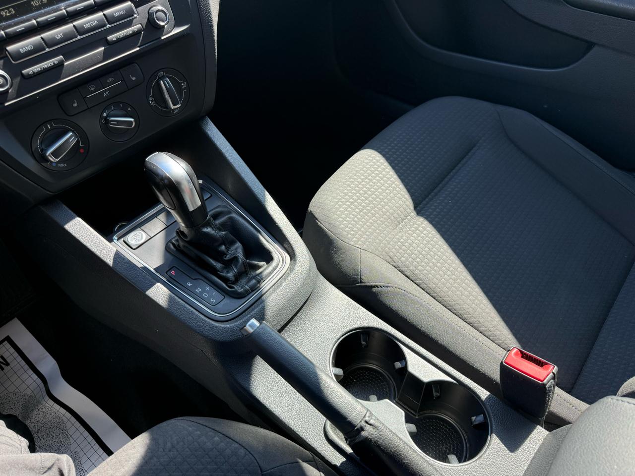 Volkswagen Jetta Sedan 4dr Auto 1.8T SE PZEV 2015