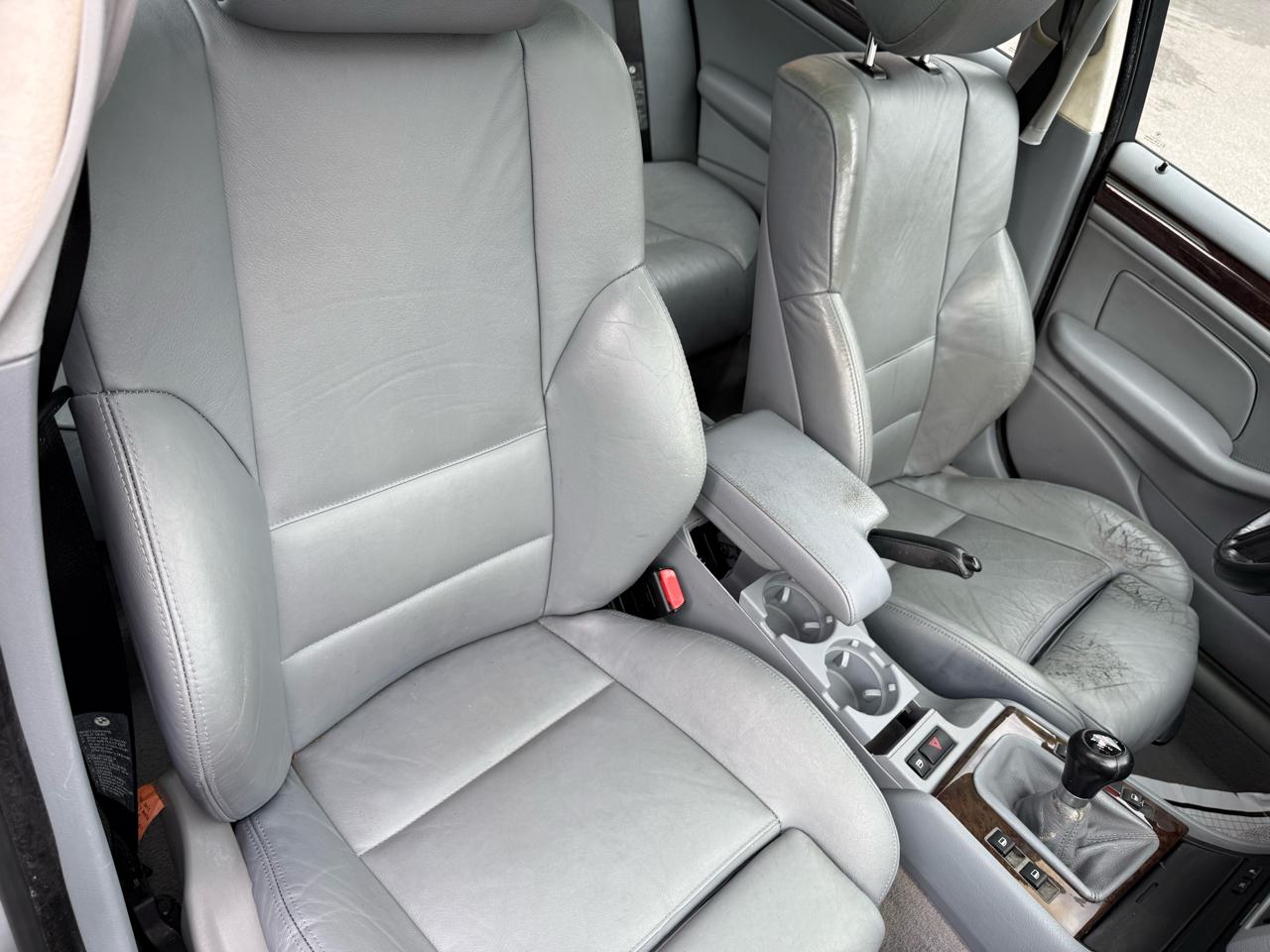 BMW 3 Series 325i 4dr Sdn RWD 2003