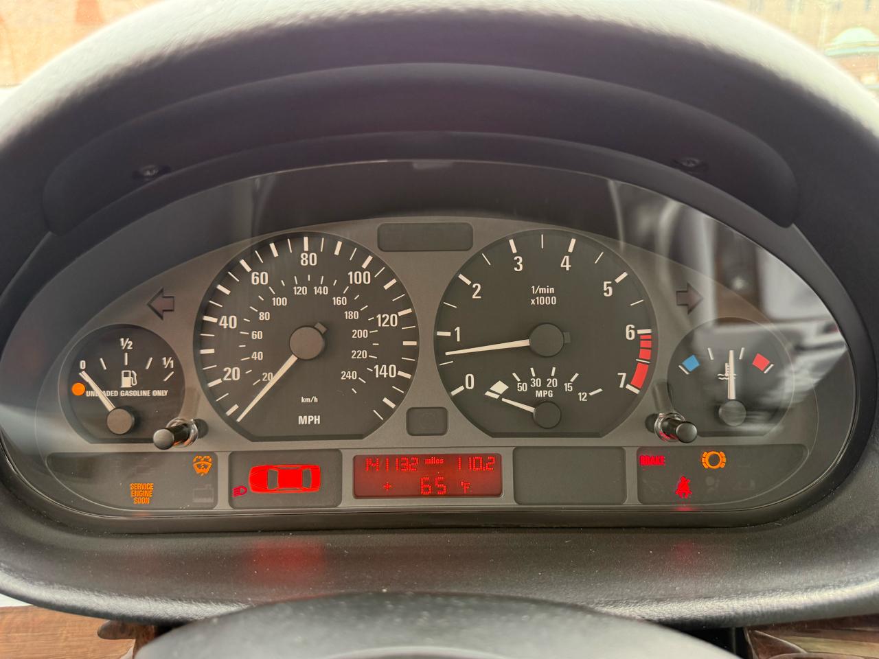 BMW 3 Series 325i 4dr Sdn RWD 2003