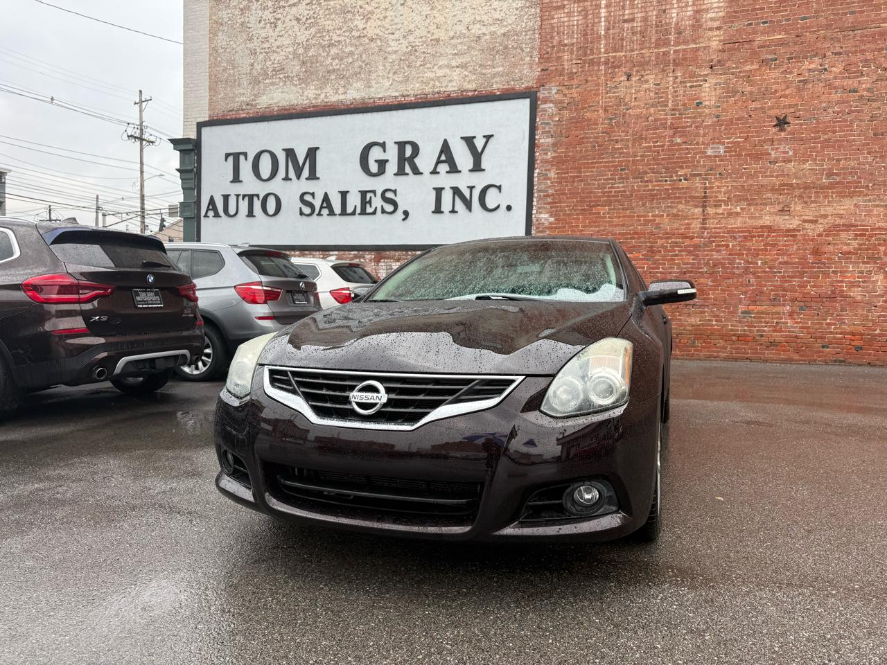 Nissan Altima 2dr Cpe V6 CVT 3.5 SR 2011