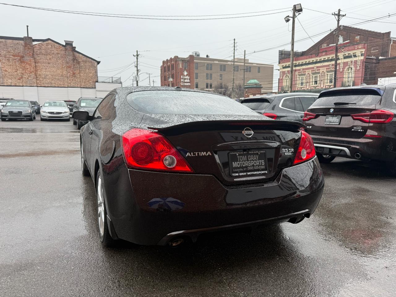 Nissan Altima 2dr Cpe V6 CVT 3.5 SR 2011