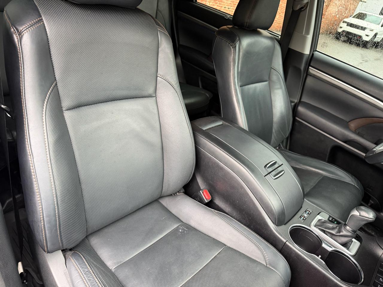 Toyota Highlander Limited V6 AWD (Natl) 2017