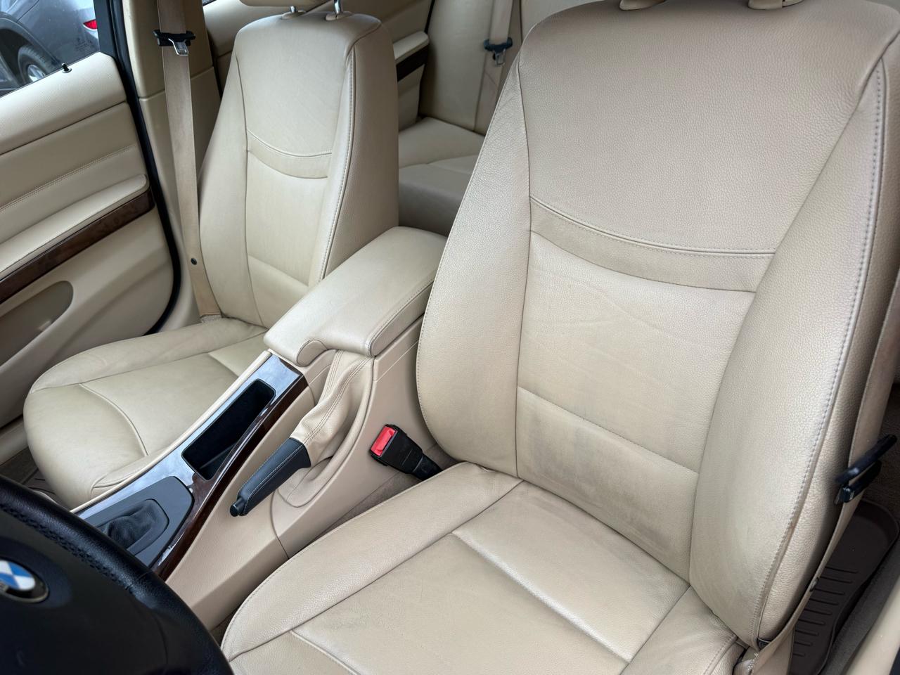 BMW 3 Series 4dr Sdn 328i xDrive AWD SULEV 2011