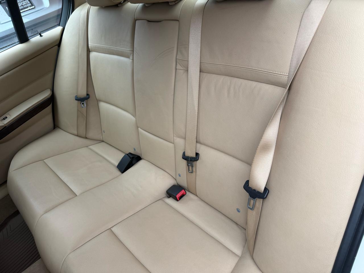 BMW 3 Series 4dr Sdn 328i xDrive AWD SULEV 2011