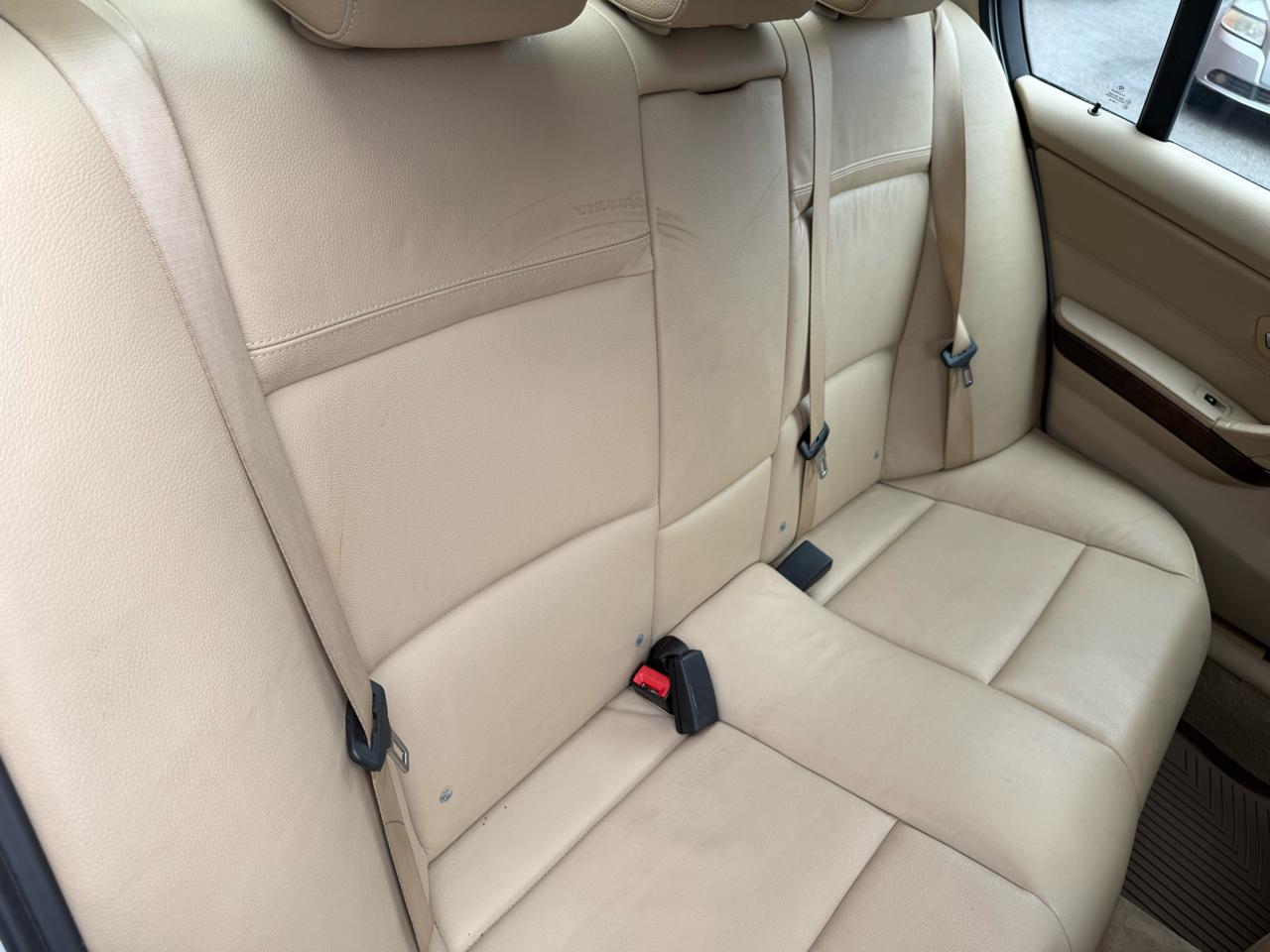 BMW 3 Series 4dr Sdn 328i xDrive AWD SULEV 2011