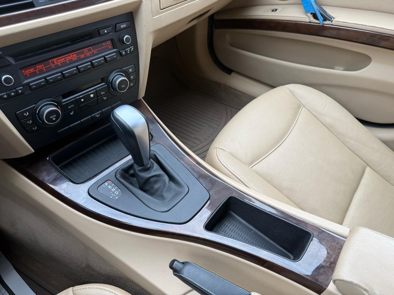 BMW 3 Series 4dr Sdn 328i xDrive AWD SULEV 2011