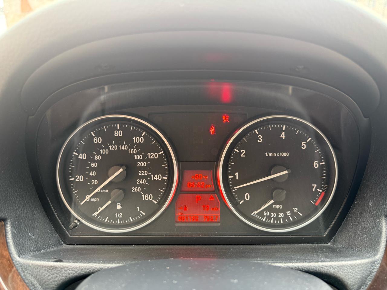 BMW 3 Series 4dr Sdn 328i xDrive AWD SULEV 2011