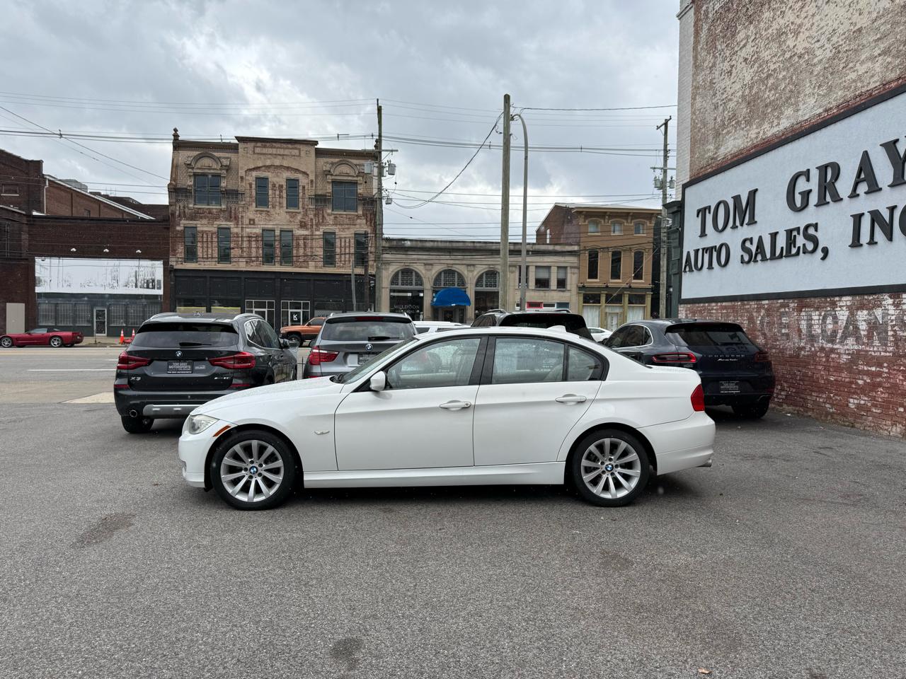 BMW 3 Series 4dr Sdn 328i xDrive AWD SULEV 2011