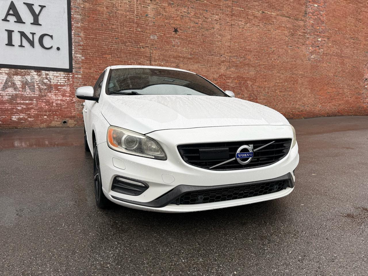 Volvo S60 4dr Sdn T6 R-Design Platinum AWD 2016