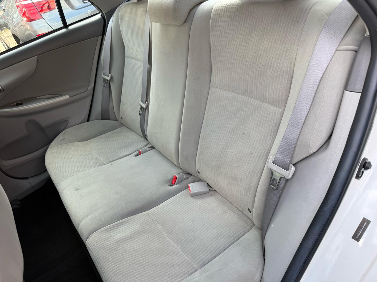 Toyota Corolla 4dr Sdn Auto (Natl) 2010