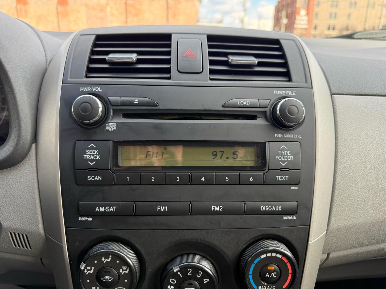 Toyota Corolla 4dr Sdn Auto (Natl) 2010