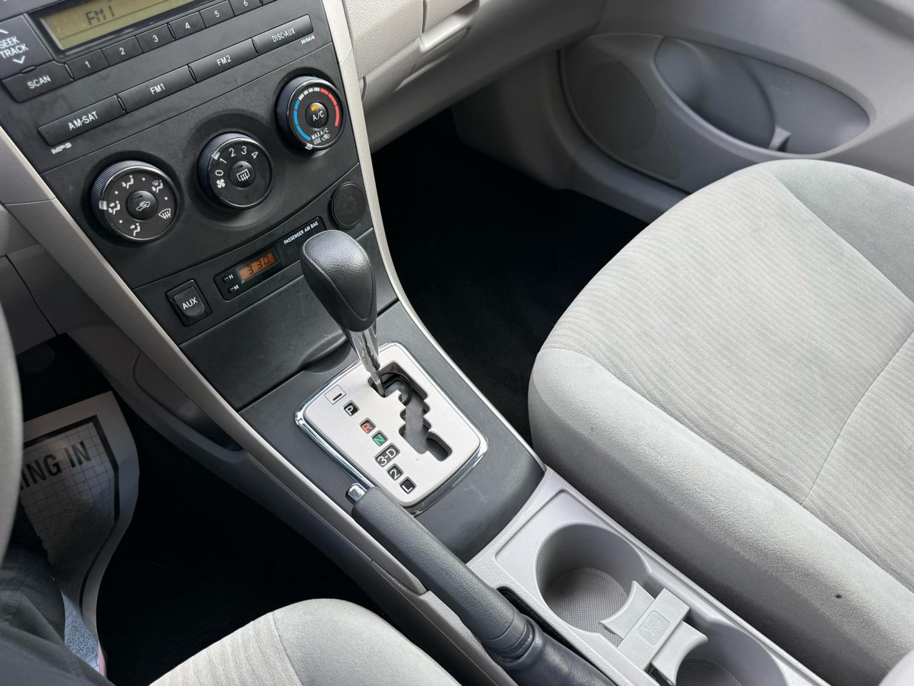 Toyota Corolla 4dr Sdn Auto (Natl) 2010