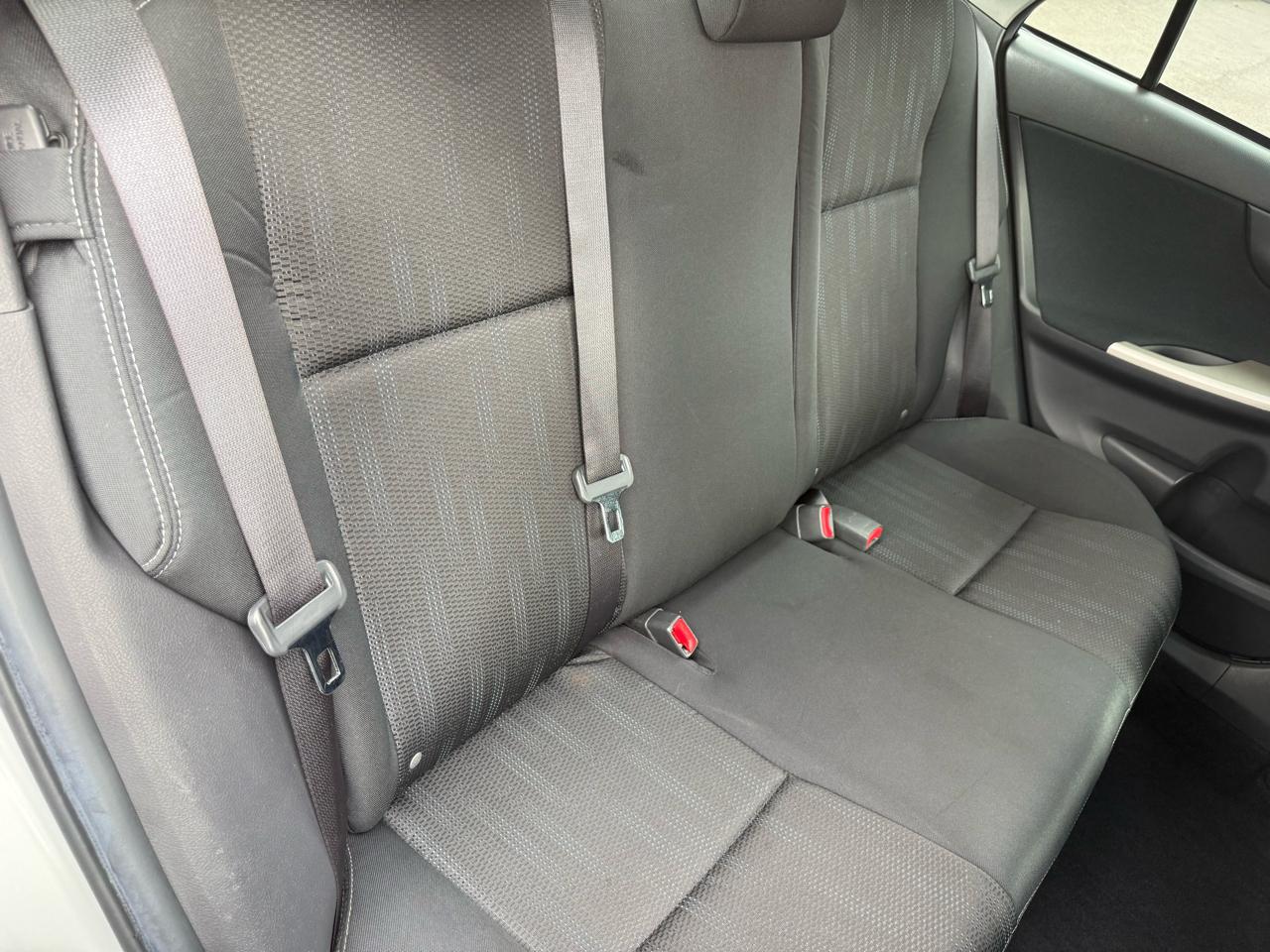 Toyota Corolla 4dr Sdn Man S (Natl) 2013