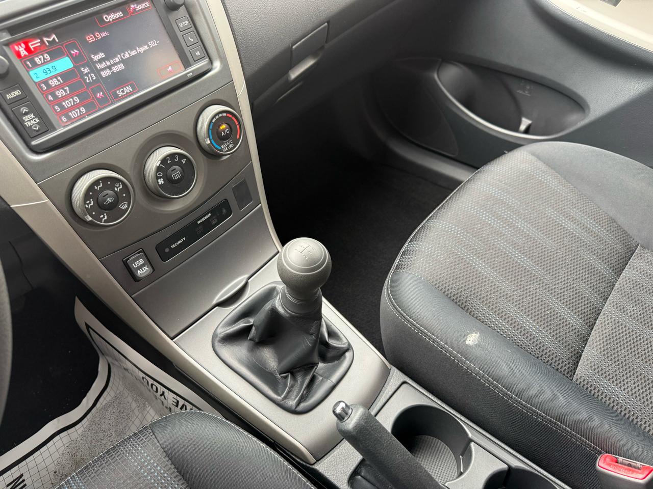 Toyota Corolla 4dr Sdn Man S (Natl) 2013