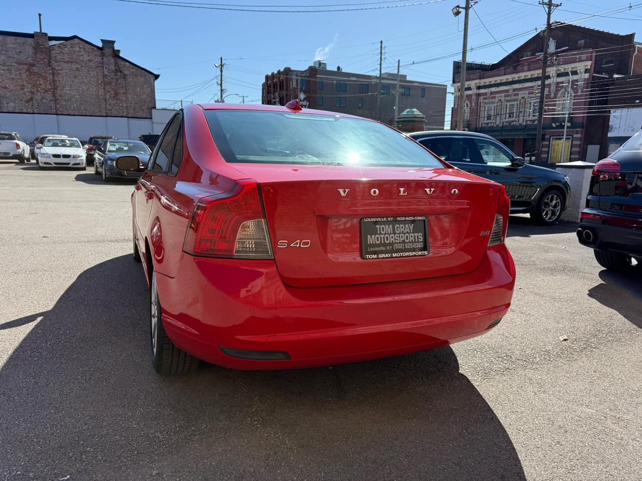 Volvo S40 4dr Sdn 2.4L FWD 2009