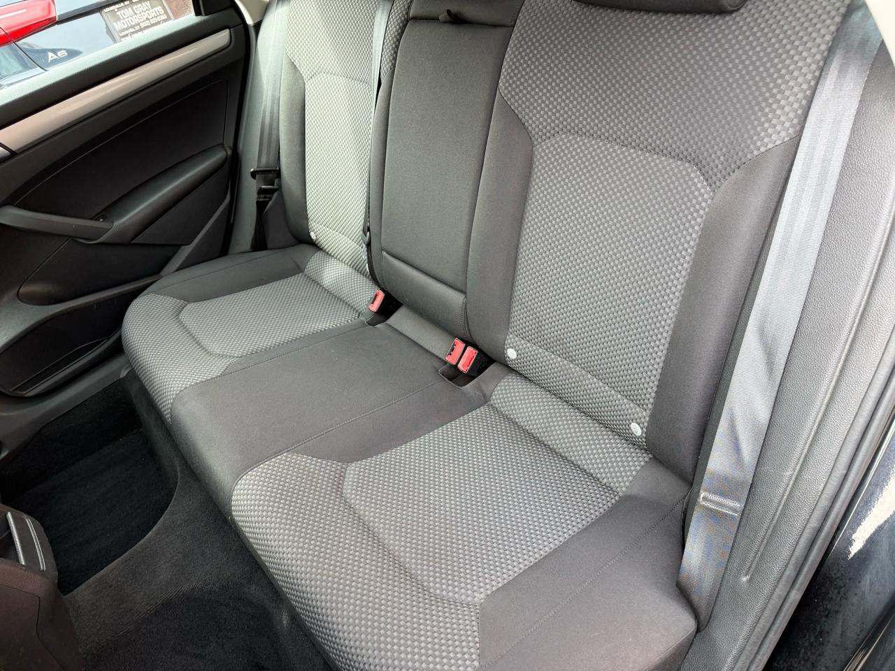 Volkswagen Passat 4dr Sdn 2.5L Auto S PZEV 2012