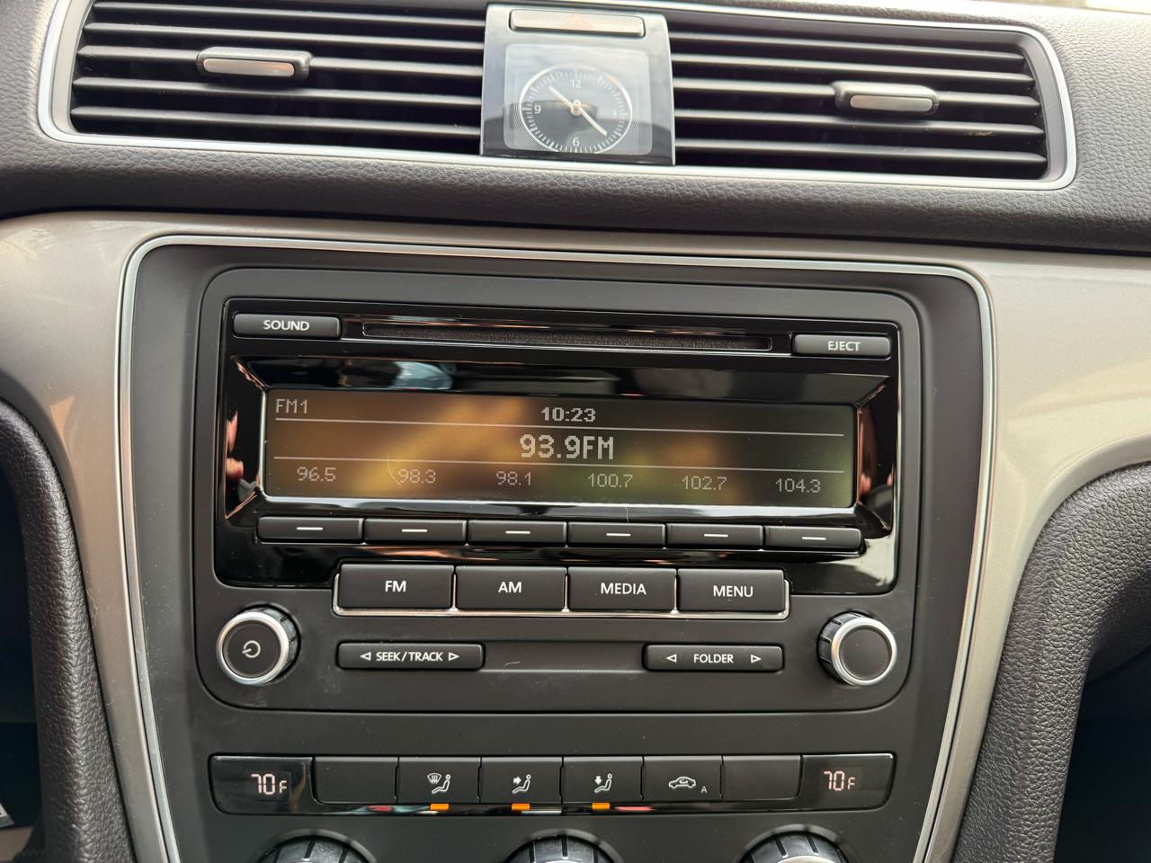 Volkswagen Passat 4dr Sdn 2.5L Auto S PZEV 2012