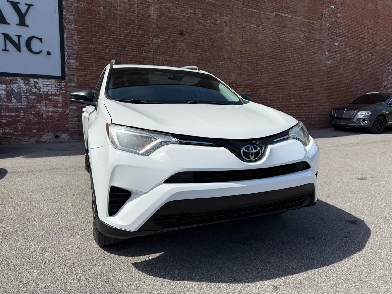 Toyota RAV4 LE 2018