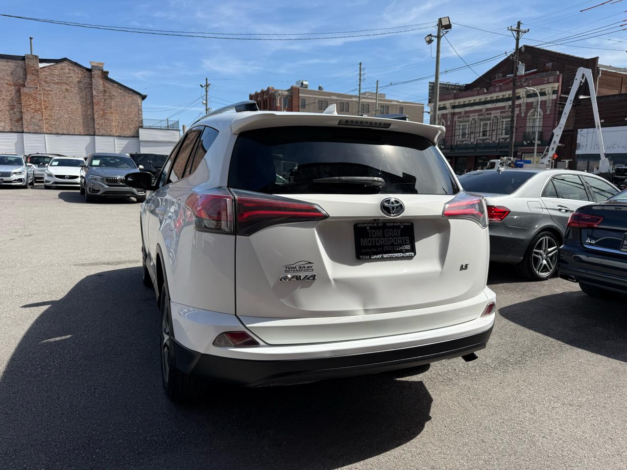 Toyota RAV4 LE 2018