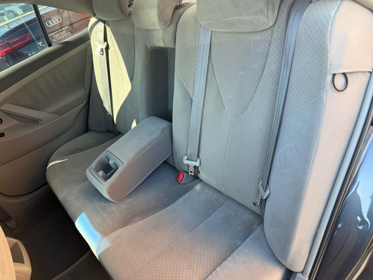 Toyota Camry 4dr Sdn I4 Auto LE (Natl) 2007