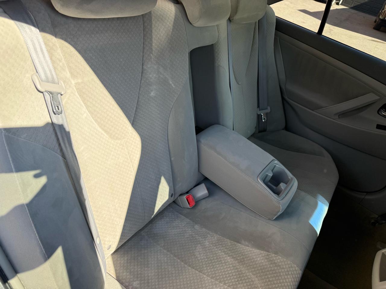 Toyota Camry 4dr Sdn I4 Auto LE (Natl) 2007