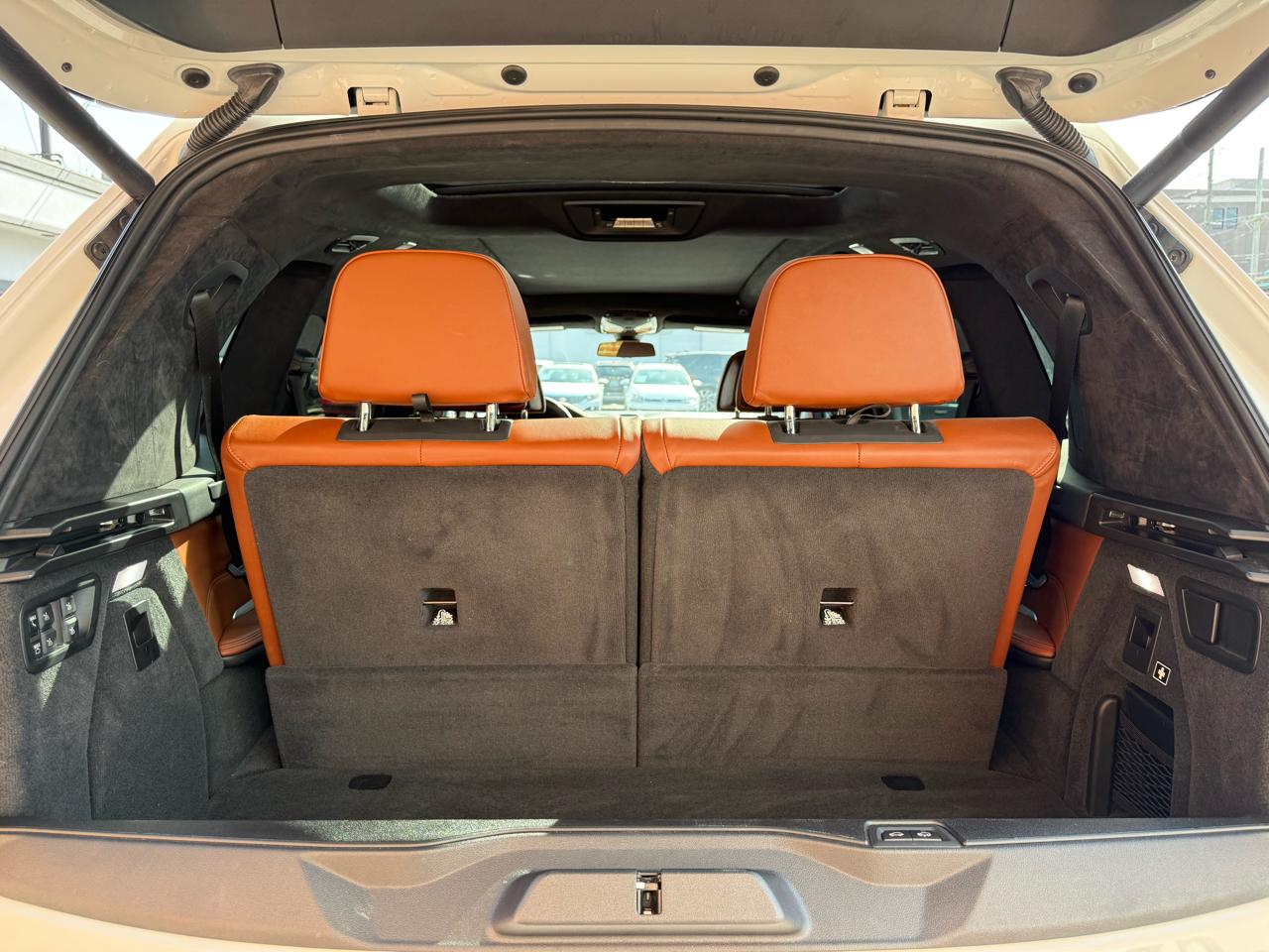 BMW X7 M50i Sports Activity Vehicle 2020